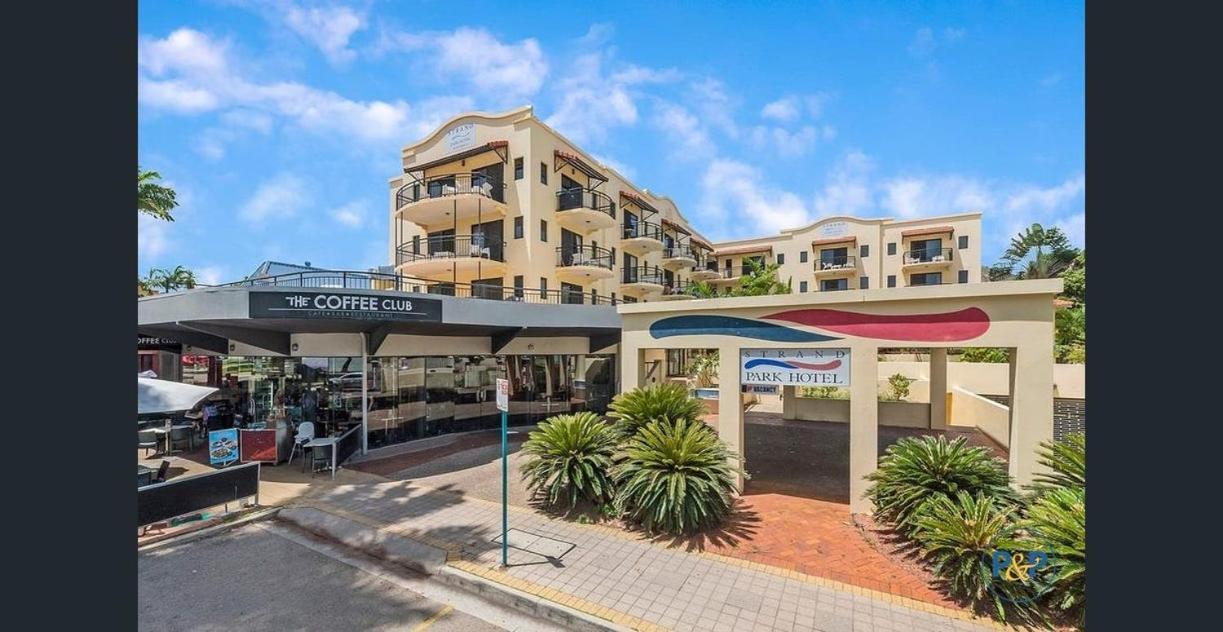 Within Reach Of The Beach! Townsville Exterior photo