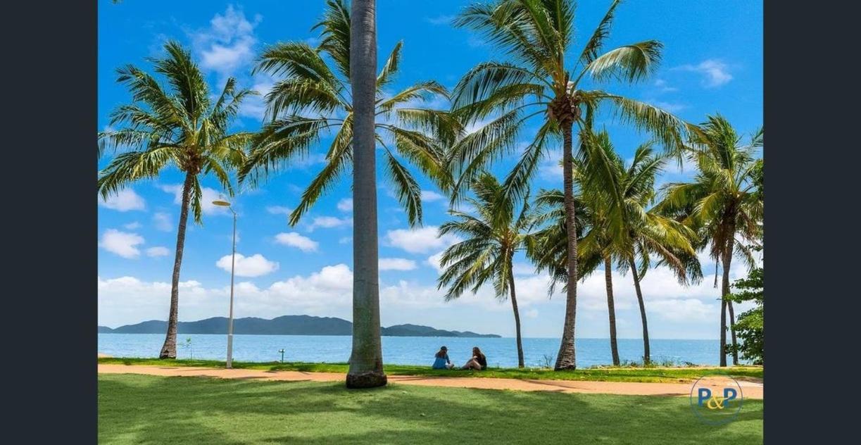 Within Reach Of The Beach! Townsville Exterior photo